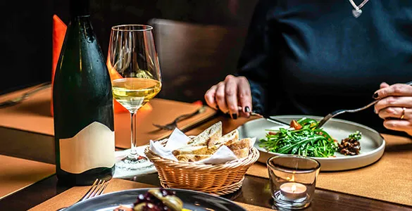 ultimate-guide-to-christmas-and-new-year-travel-mid-content-2